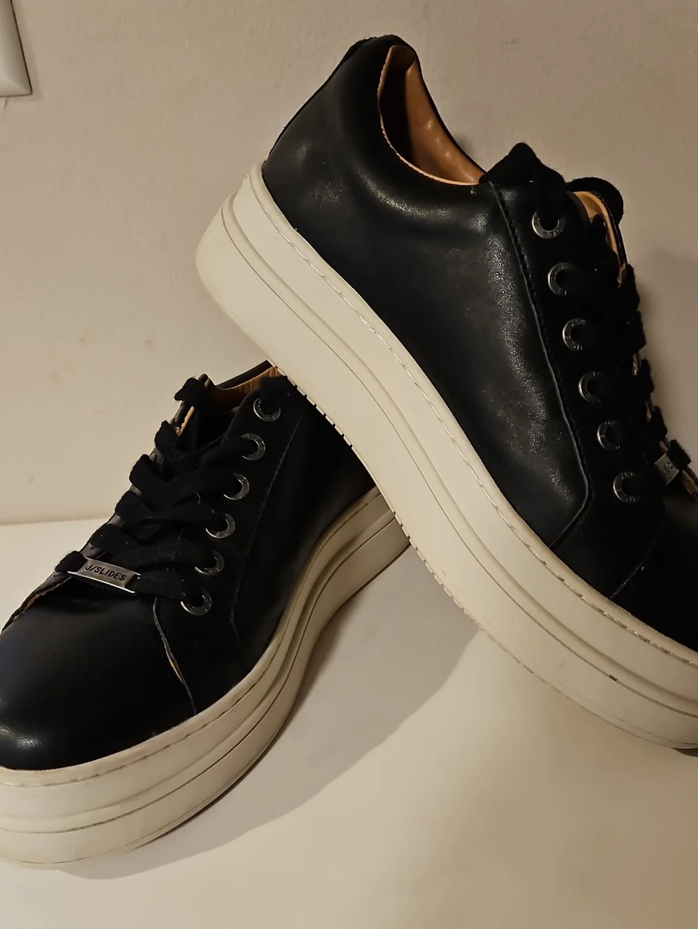 J SLIDES BLACK LEATHER PLATFORM SNEAKER SZ 6